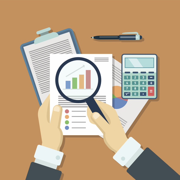 Eine Person, die Steuern analysiert und berechnet